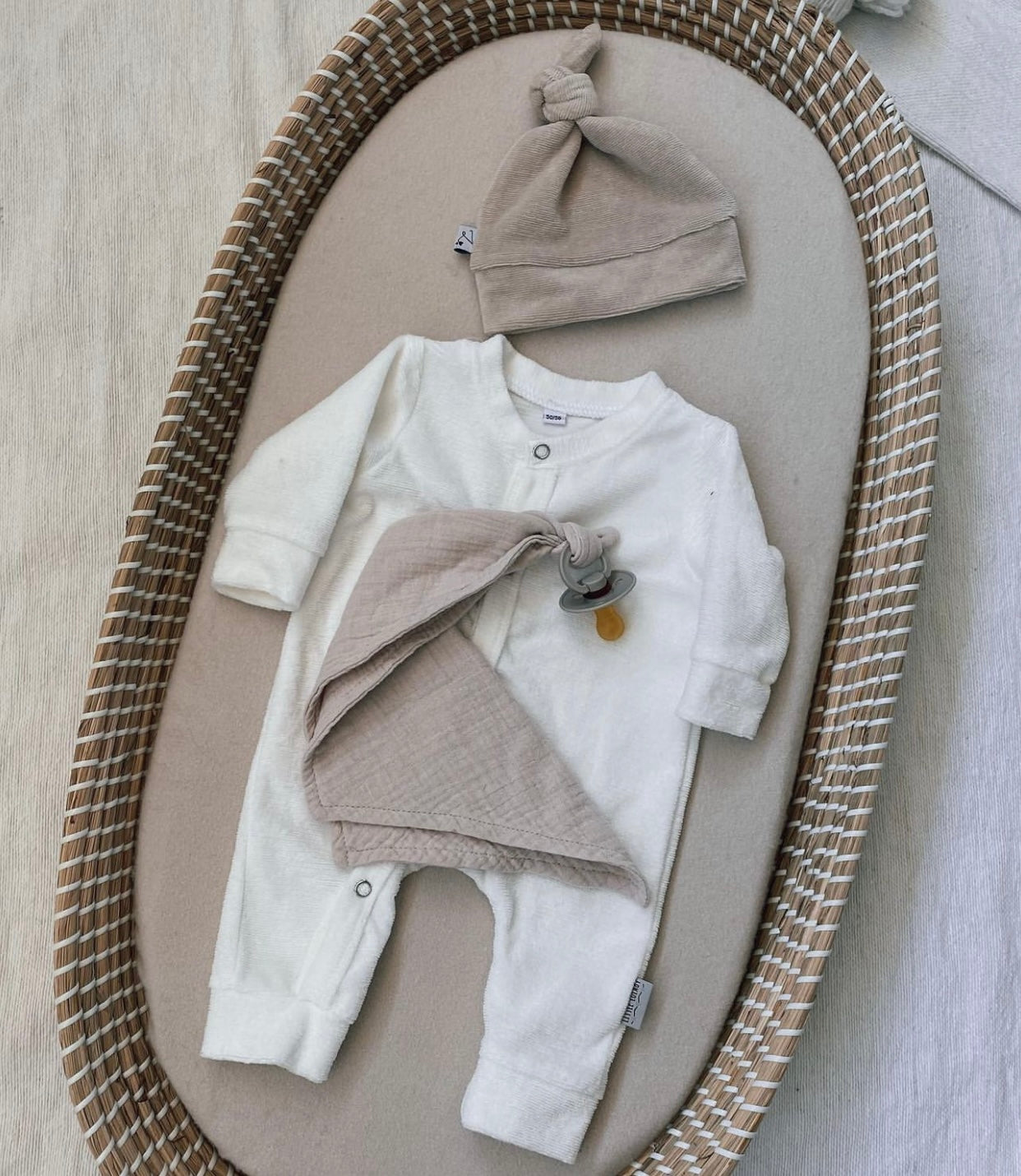 Matrashoes verschoonmand kwantum / mozesmandje "Beige fleece"