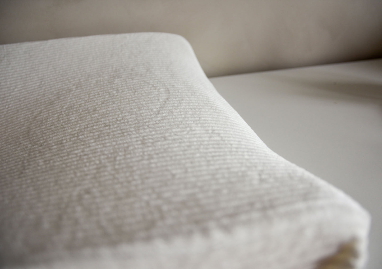 Aankleedkussenhoes "Rib velvet wit"