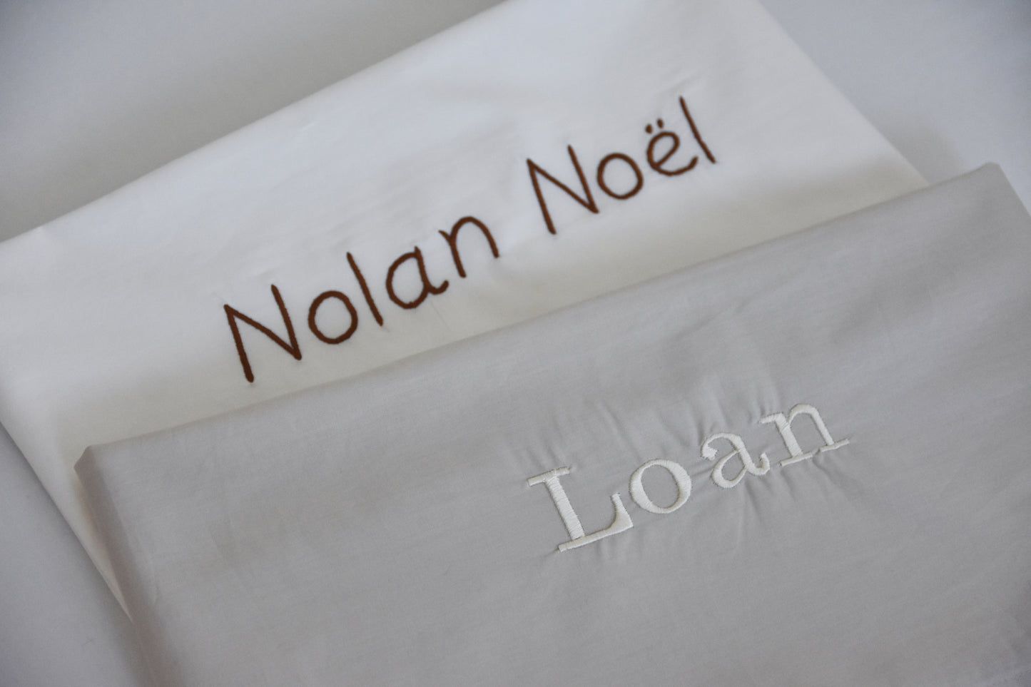 Laken gepersonaliseerd met naam “beige”