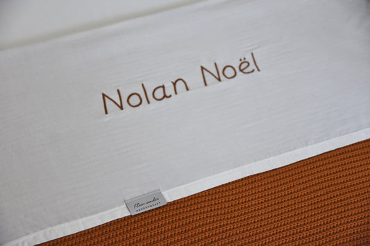 Laken gepersonaliseerd met naam "wit"