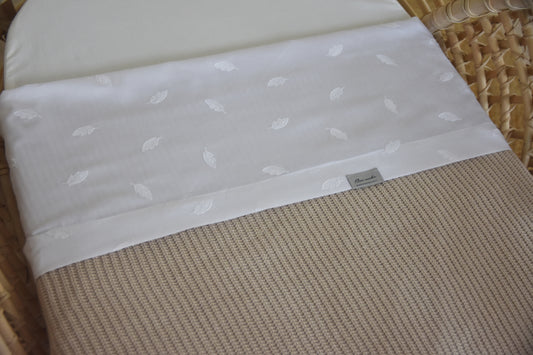 Laken Broderie " wit met blaadjes"